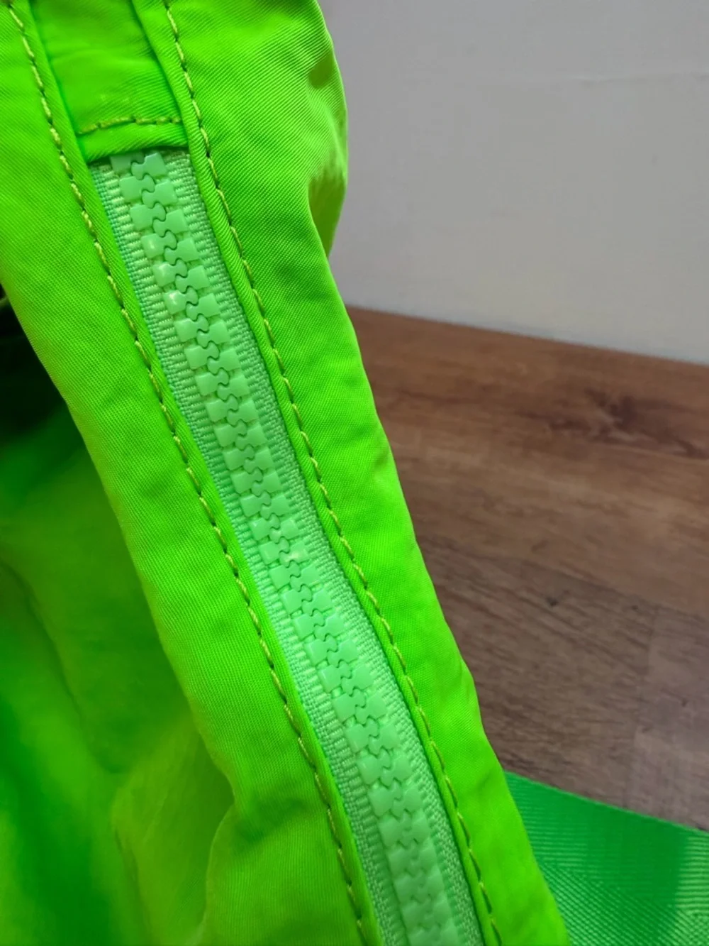 Lightweight Green Shoulder Bag for Women